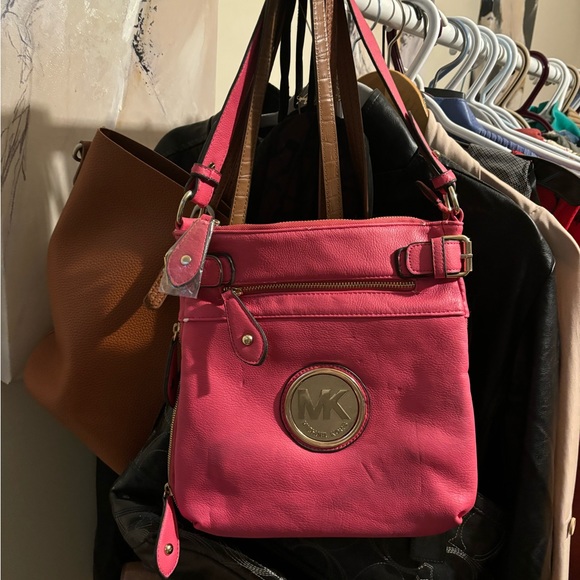 Michael Kors pink purse is brand new - Picture 1 of 9